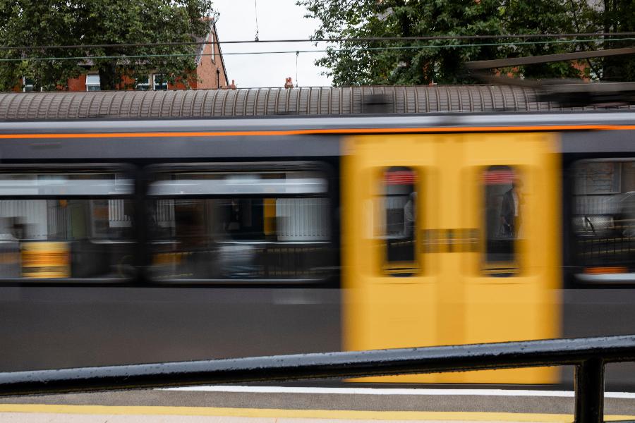 Metro train 