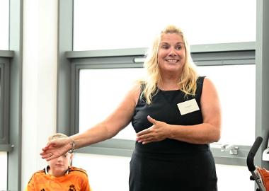 Tracy Rawding B2b manager speaks at 27th anniversary event
